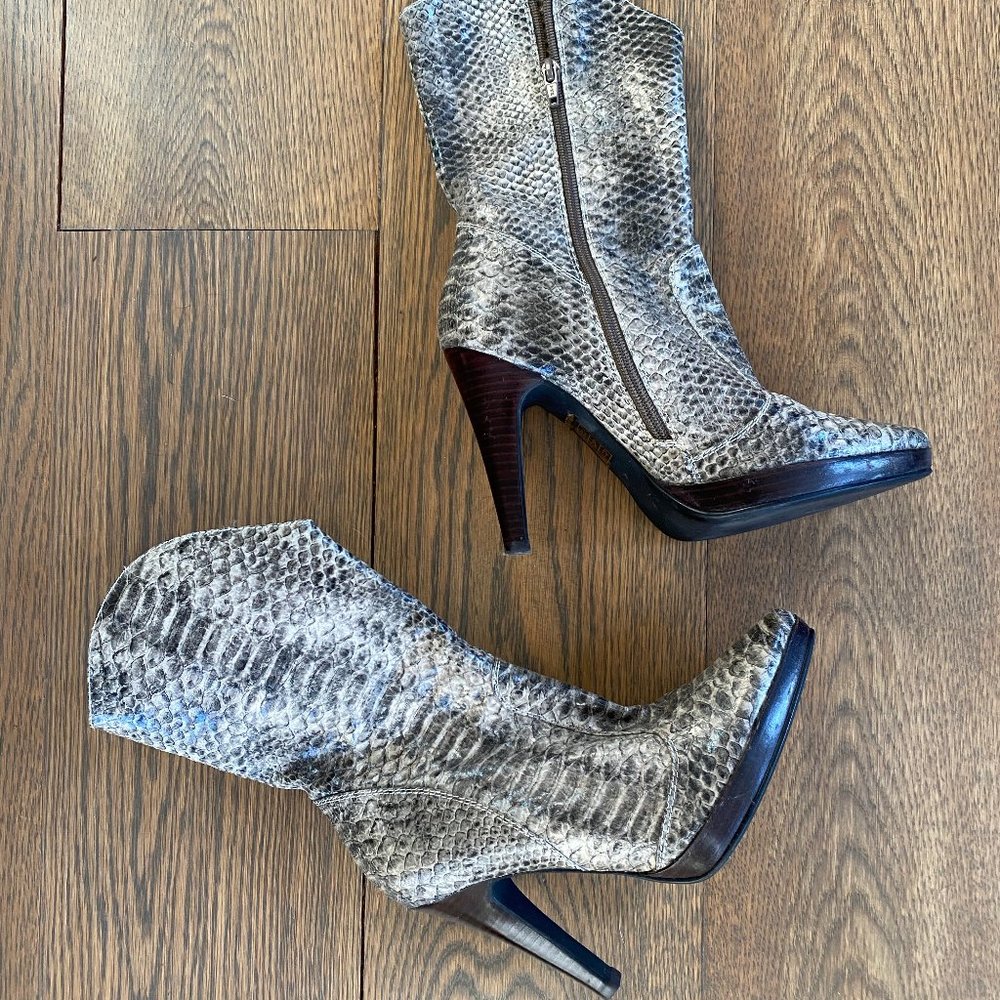 Faux snakeskin high heel size 7 boots